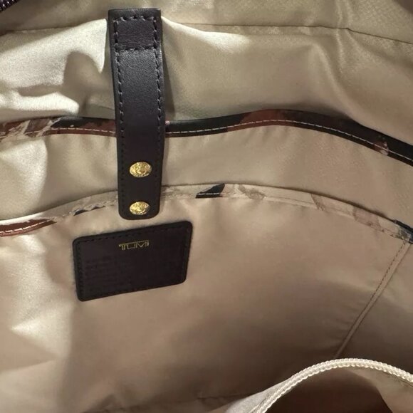 TUMI VOYAGEUR MAUREN TOTE PURPLE NWOT - Picture 5 of 11